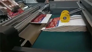Contre-colleuse automatique (15 000 feuilles/heure)